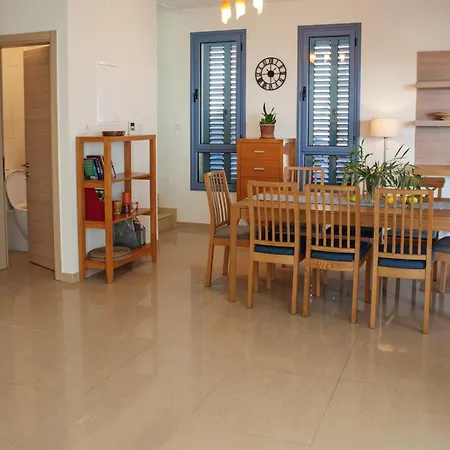 Villa Seafront With Heated Pool